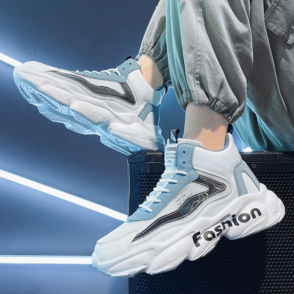 Vyriški kvėpuojantys sportbačiai apvalus modelis su grubiu padu