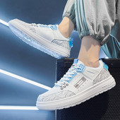 Vyriški sportbačiai su dekoratyvinėmis aplikacijomis ir spalvingais motyvais