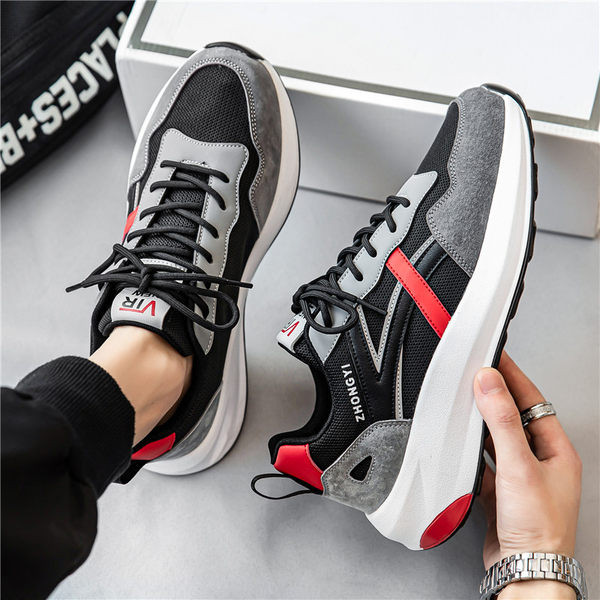 Įvairių spalvų laisvalaikio vyriški sportbačiai