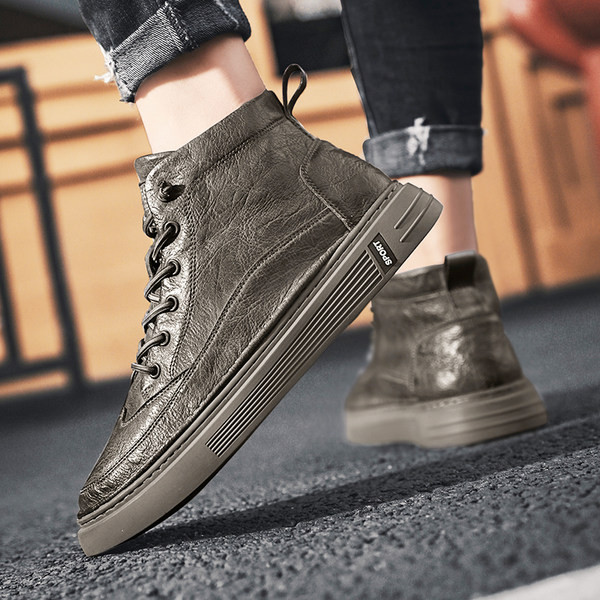 Meeste vabaaja nahast tossud