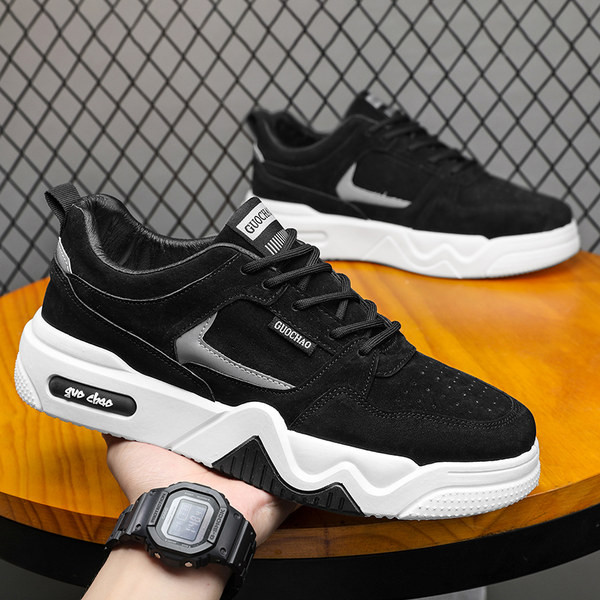 Įvairių spalvų laisvalaikio vyriški sportbačiai