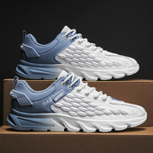 Meeste vabaaja tossud erinevates värvides