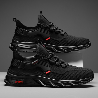 Meeste vabaaja tossud erinevates värvides