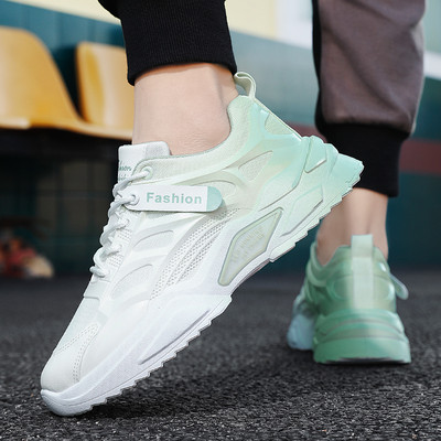 Įvairių spalvų rudeniški vyriški sportbačiai