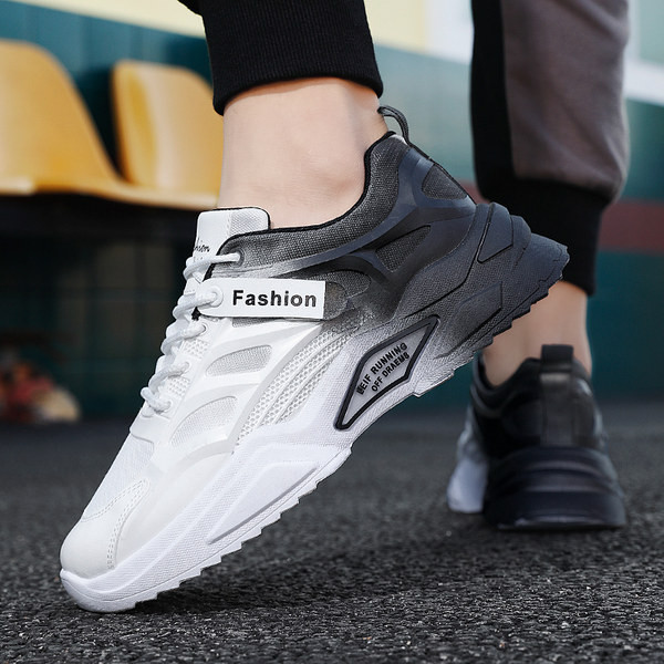 Įvairių spalvų rudeniški vyriški sportbačiai