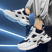 Must-valged vabaaja meeste tossud