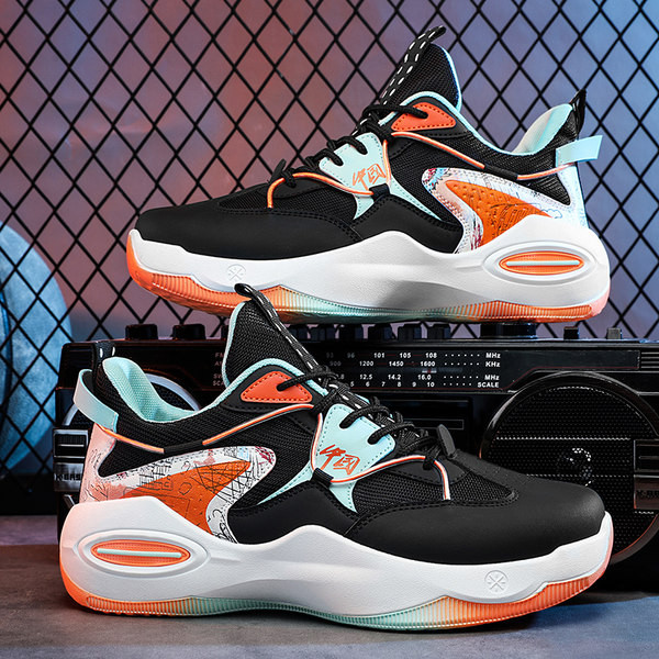 Meeste värvilised kareda tallaga vabaaja tossud