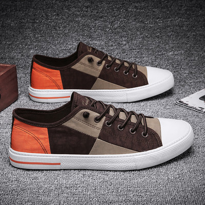 Ανδρικά sneakers με κορδόνια σε διάφορα χρώματα και επίπεδη σόλα