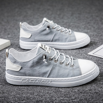 Ανδρικά sneakers με κορδόνια σε διάφορα χρώματα και επίπεδη σόλα