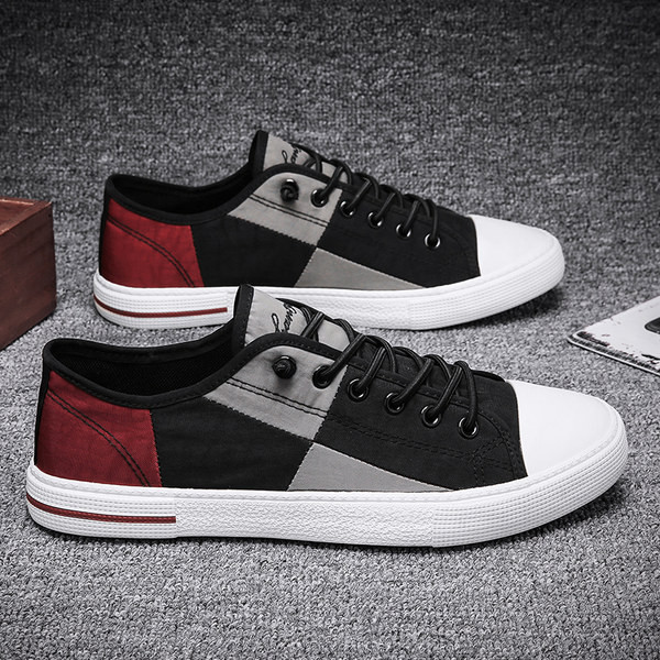 Különböző színű fűzős férfi tornacipő lapos talppal