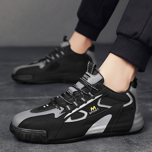 Įvairių spalvų ir dekoratyvinių elementų vyriški sportiniai sportbačiai