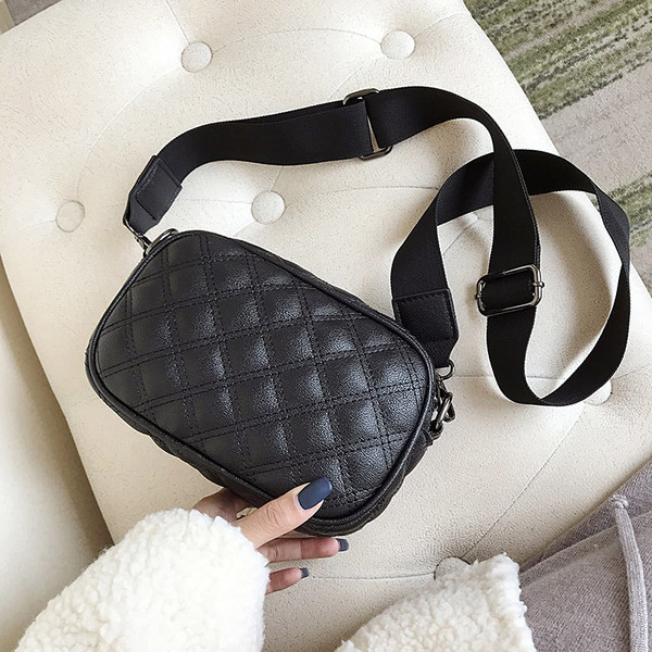 Női fekete alkalmi táska tiszta modell