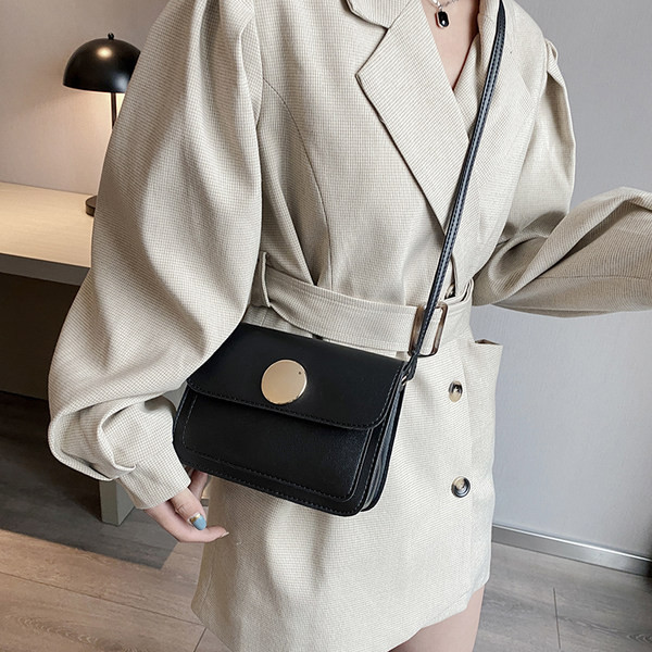 Naujos moteriškos rankinės – maža kvadratinė