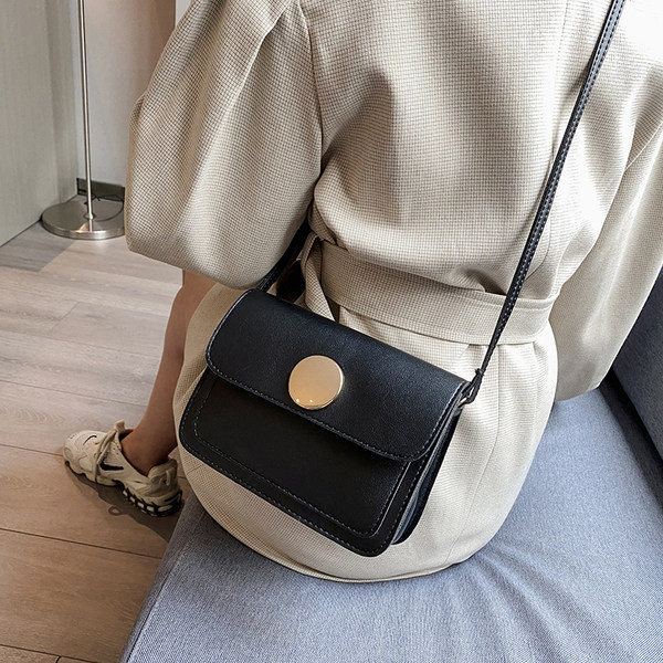 Naujos moteriškos rankinės – maža kvadratinė