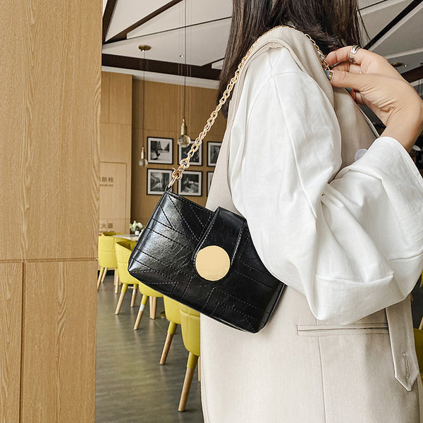 Naiste nahast kott õlaketiga