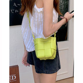 Γυναικεία μικρή τσάντα - σε δύο χρώματα