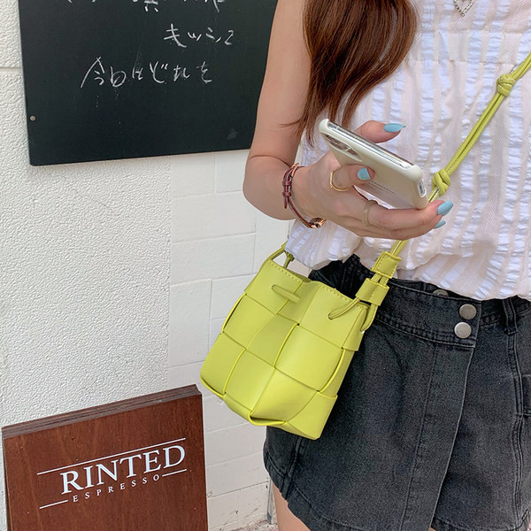 Γυναικεία μικρή τσάντα - σε δύο χρώματα