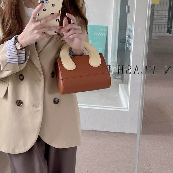 Γυναικείες τσάντες - νέο καθαρό μοντέλο