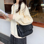 Új modell steppelt eco bőr táska fém csattal