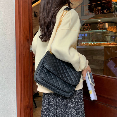 Új modell steppelt eco bőr táska fém csattal