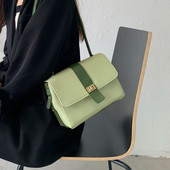 Γυναικεία μικρή τσάντα τύπου βαλίτσας από οικολογικό δέρμα με μεταλλικό κούμπωμα