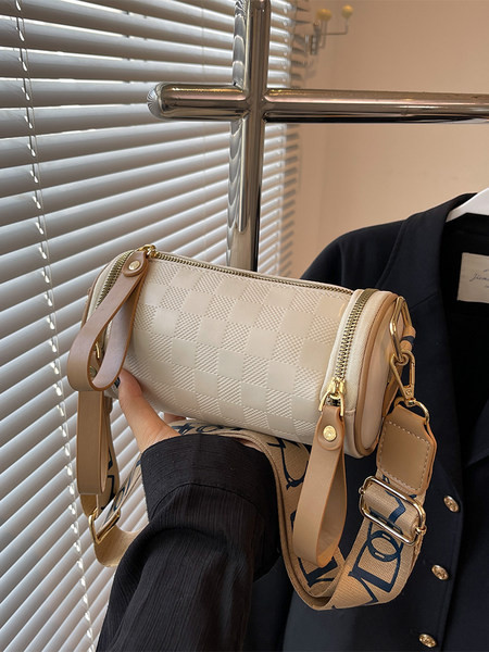 Γυναικείες τσάντες - νέο καπέλο με έναν ώμο