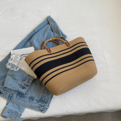 Új női táskák – mindennapi méretűek