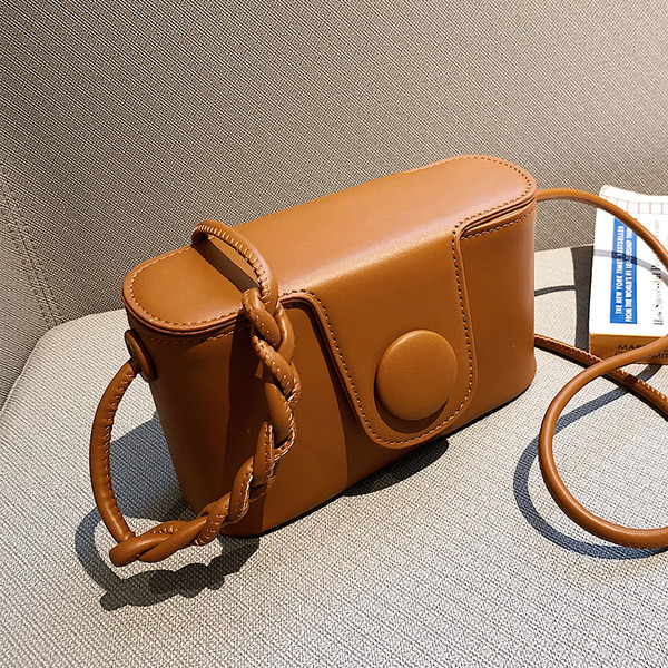 Νέα μικρή τσάντα σε διάφορα χρώματα