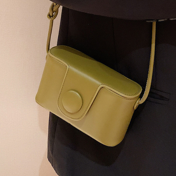 Νέα μικρή τσάντα σε διάφορα χρώματα