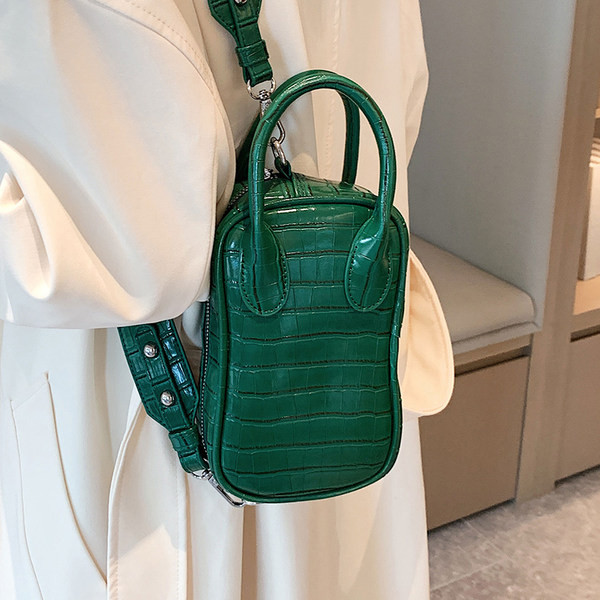 Γυναικεία μοντέρνα μίνι δερμάτινη τσάντα ώμου