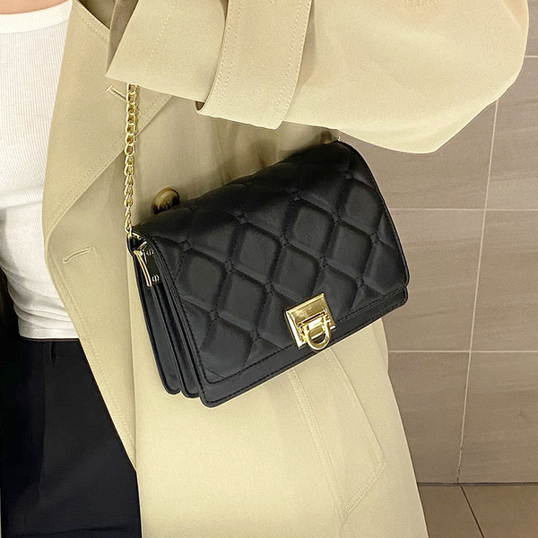 Naiste kotid – väikesed teemanttikandiga