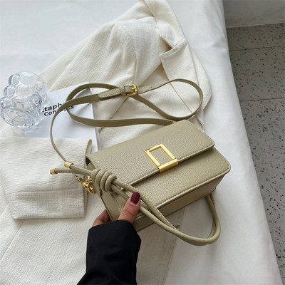 Įvairių spalvų paprastas mažas krepšys per petį