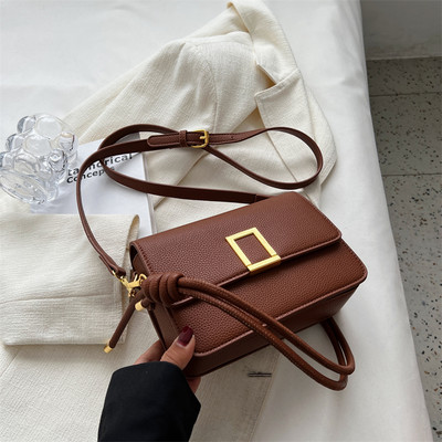 Įvairių spalvų paprastas mažas krepšys per petį