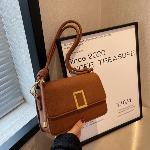 Įvairių spalvų paprastas mažas krepšys per petį