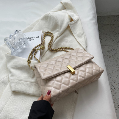 Casual četvrtasta torba od eko kože s metalnim lancem