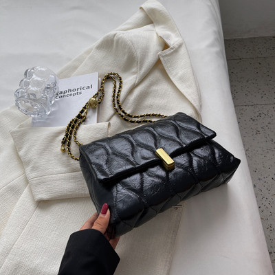 Casual četvrtasta torba od eko kože s metalnim lancem