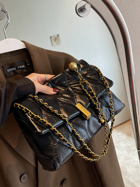 Casual četvrtasta torba od eko kože s metalnim lancem