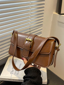 Μοντέρνα γυναικεία ορθογώνια τσάντα με πόρπη