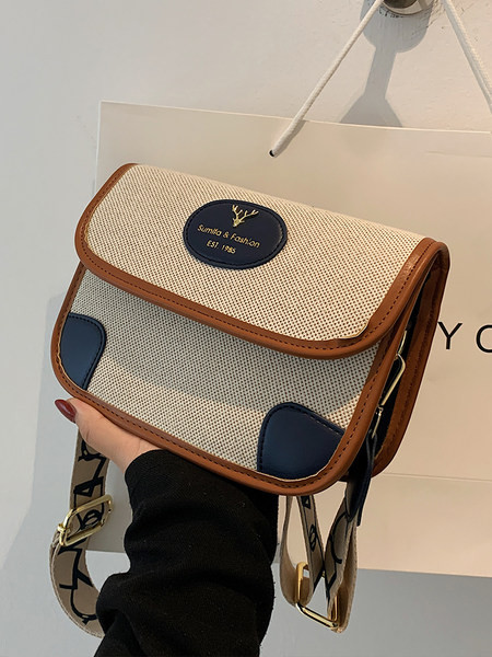 Mažas moteriškas pečių krepšys