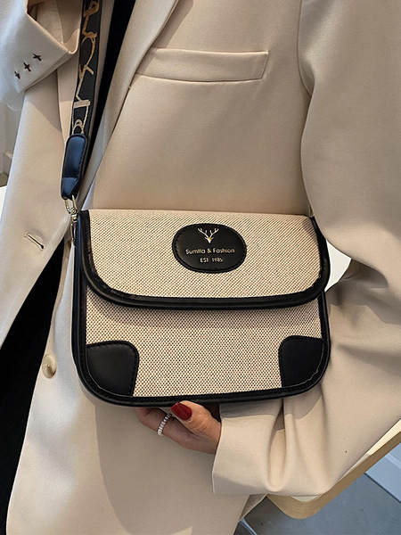 Mažas moteriškas pečių krepšys