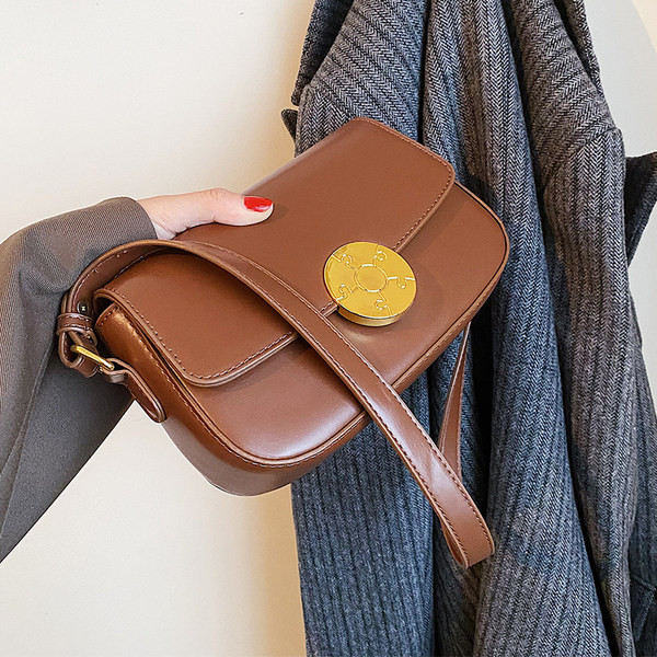 Naujos moteriškos rankinės – mažos kvadratinės