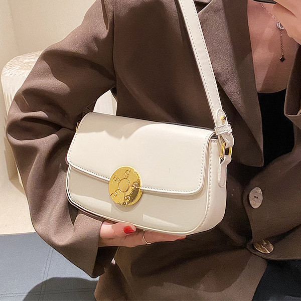 Naujos moteriškos rankinės – mažos kvadratinės