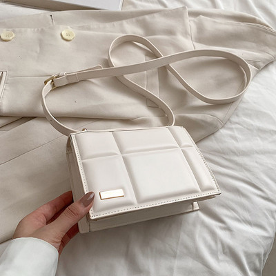 Įvairių spalvų nedidelis laisvalaikio krepšys