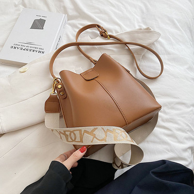 Τσάντα από οικολογικό δέρμα casual με δύο χερούλια