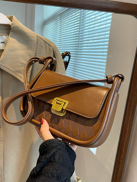 Univerzális kézitáska különböző színekben