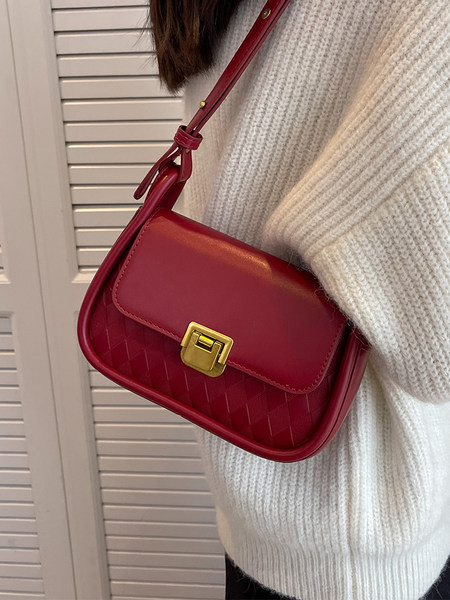 Univerzális kézitáska különböző színekben