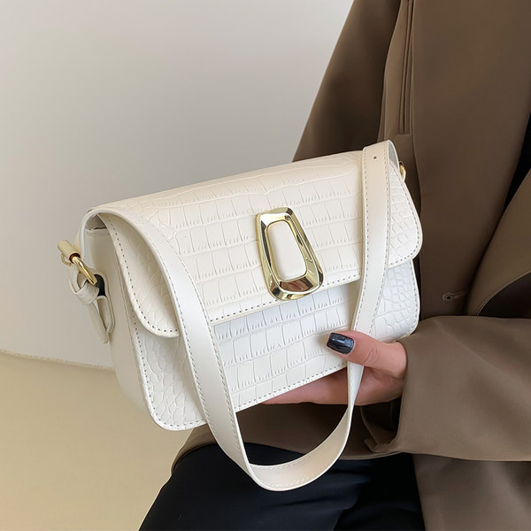 Moteriška šiuolaikiška dygsniuotos eko odos rankinė