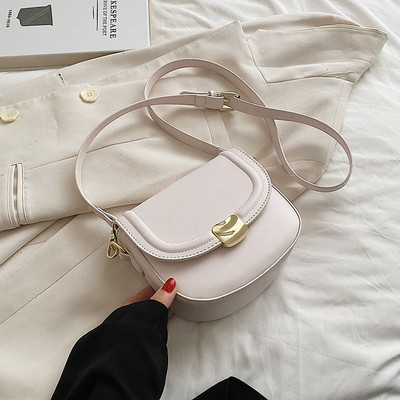 Μικρή τσάντα με φερμουάρ και μεταλλικό κούμπωμα