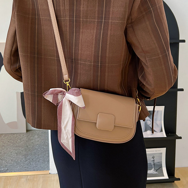 Naiste kotid - väike universaalne õlakott