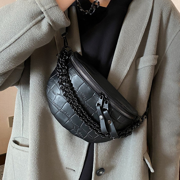 Γυναικεία μοντέρνα τσάντα από οικολογικό δέρμα με μεταλλική αλυσίδα